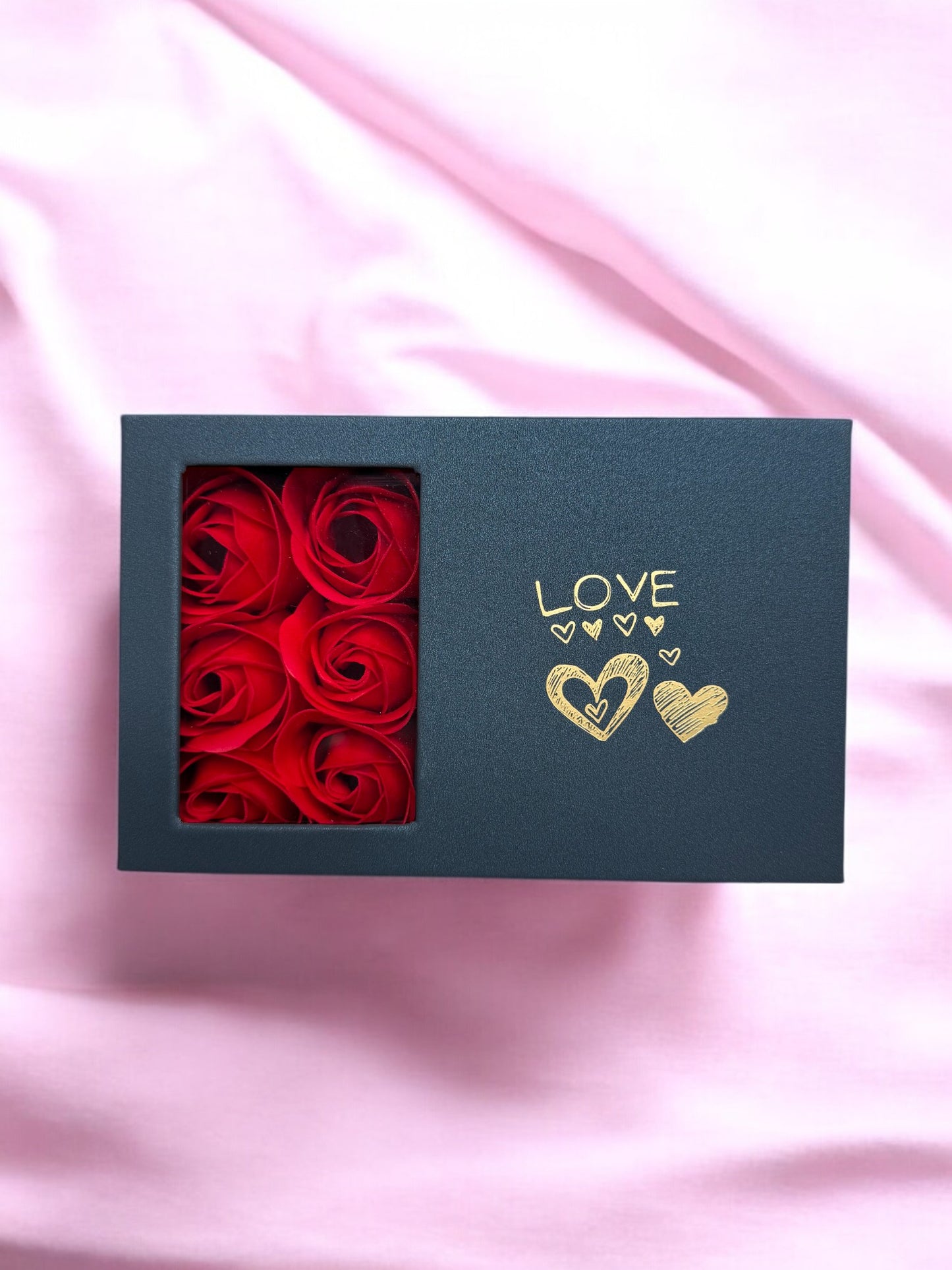 Coffret Cadeau Saint-Valentin - Collier Élégant et Roses Rouges