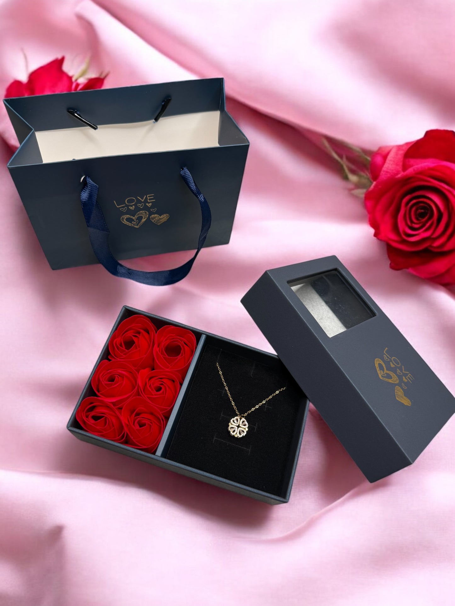 Coffret Cadeau Saint-Valentin - Collier Élégant et Roses Rouges